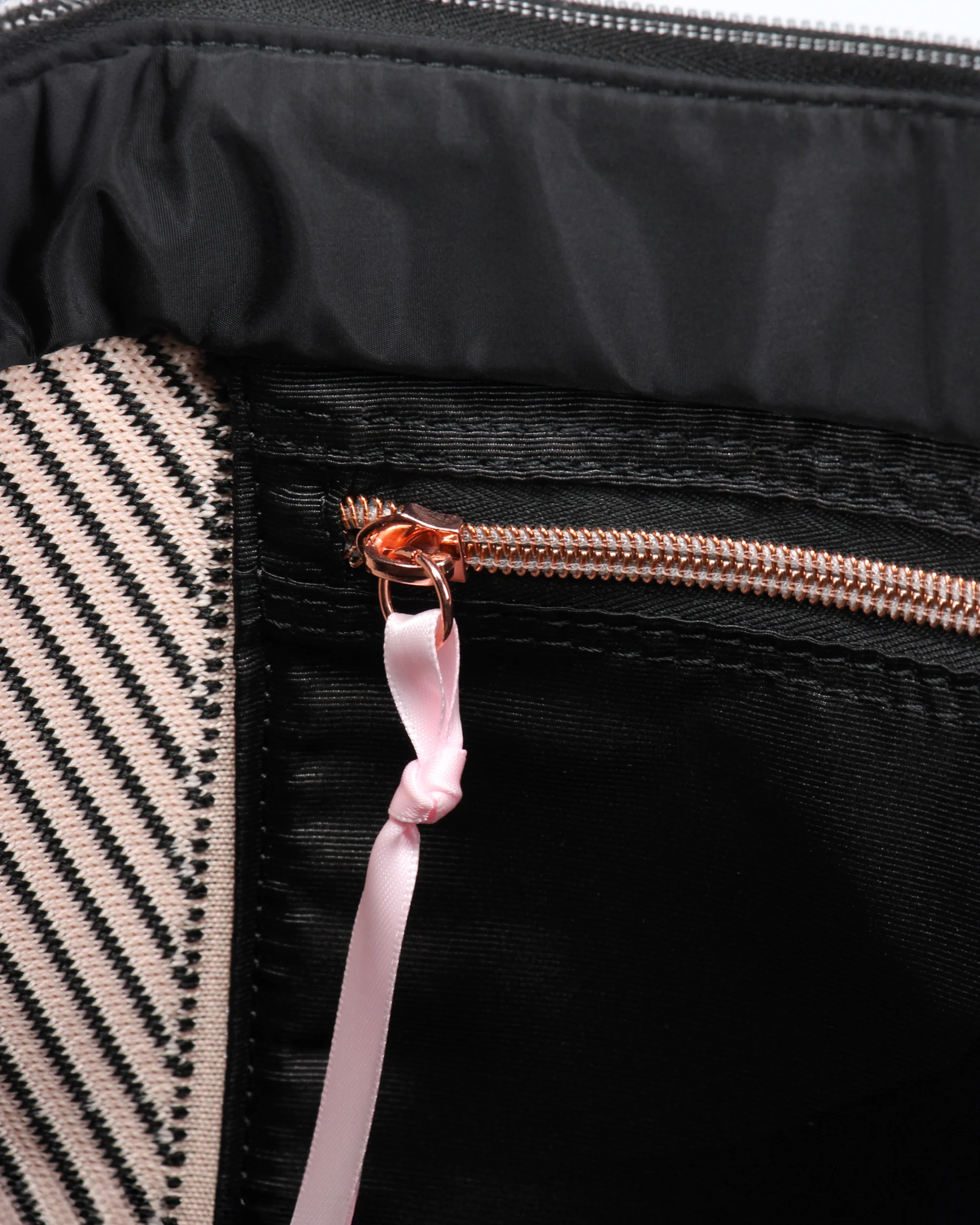 Sac à main moyen en tricot